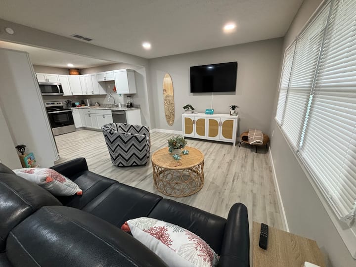 Kokomo Beach House Houses for Rent in Kokomo, Indiana, United States