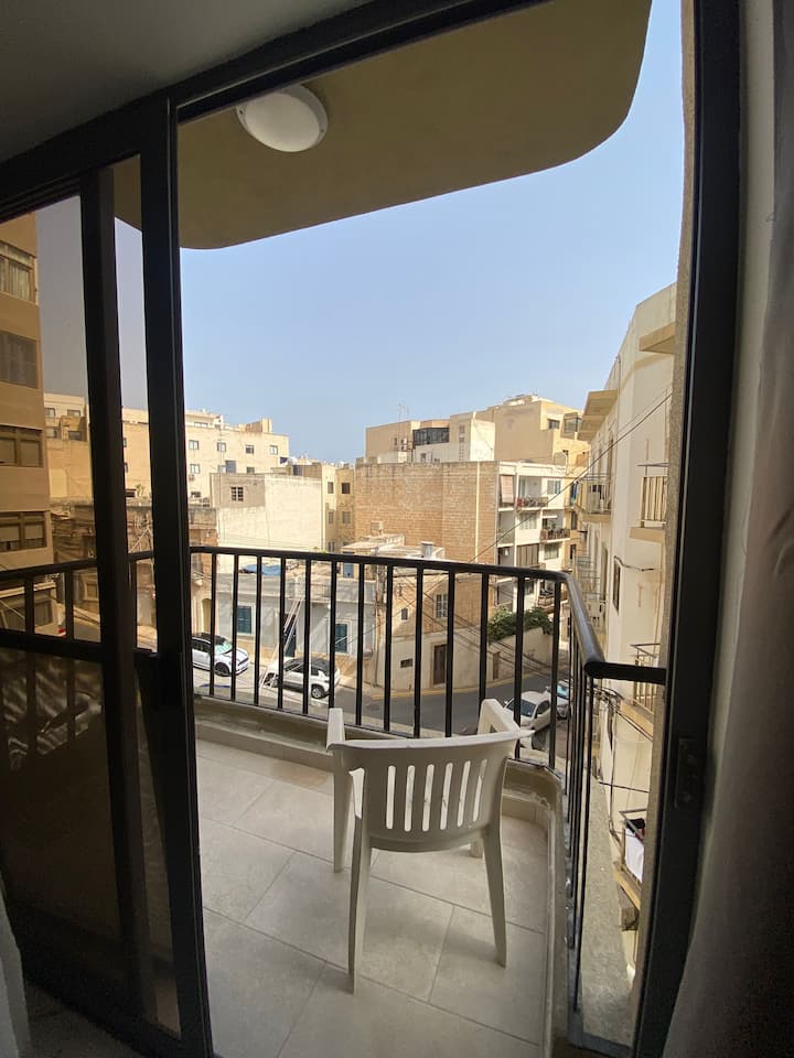 St Julians Apt Close To Beach - Valletta