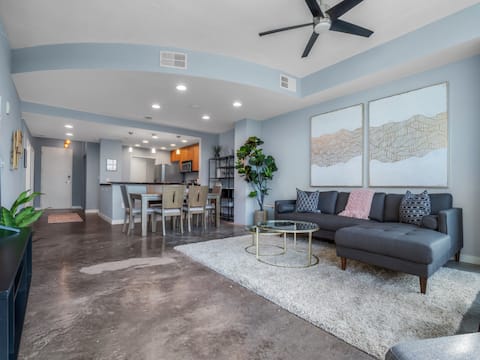 Successful Airbnb property: Luxurious 2/2 Downtown Apartment in South Eola