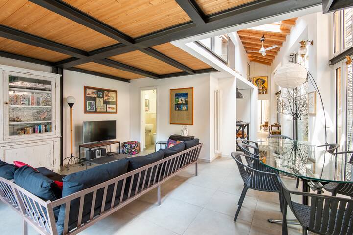 Trastevere stylish loft house gallery image 3