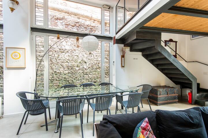 Trastevere stylish loft house gallery image 4