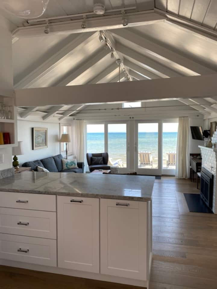 Luxury Waterfront 2bdr Cottage - Provincetown, MA
