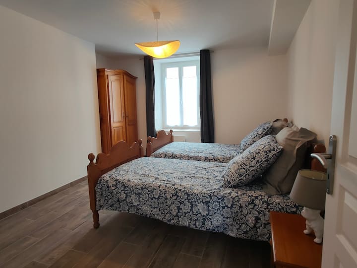 2 bedden van 90 nieuwe matrassen 