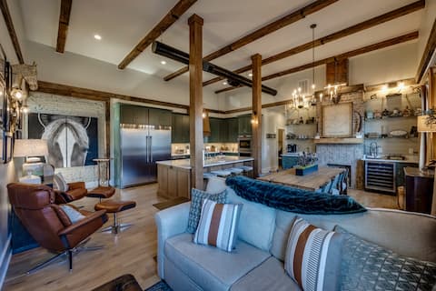 The Full Proof Penthouse 
(Bourbon Trail)