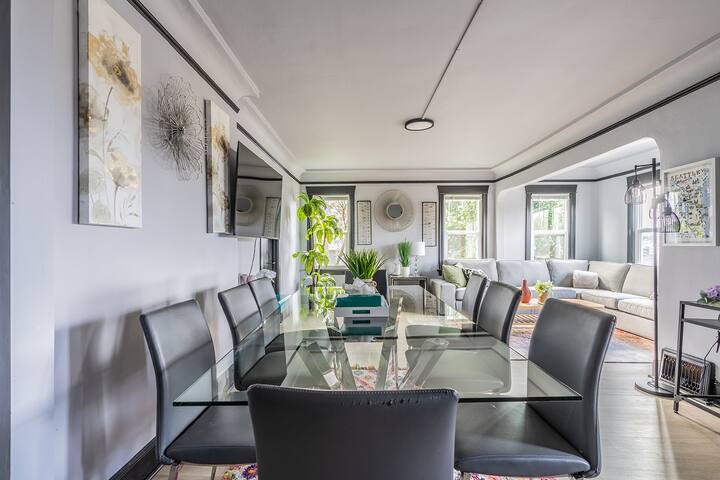 Ballard 9BR | Spacious Group Retreat Near Dining gallery image 2