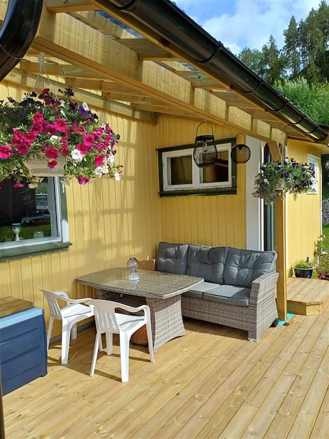 Cozy house by the Telemark Canal