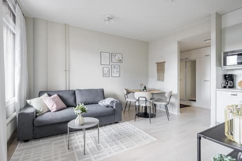 Popular Airbnb listing: Stylish two-room apartment, parking included, direct access to Sello! in Leppävaara