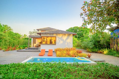 Villas Bahia - right on the sand with a private pool