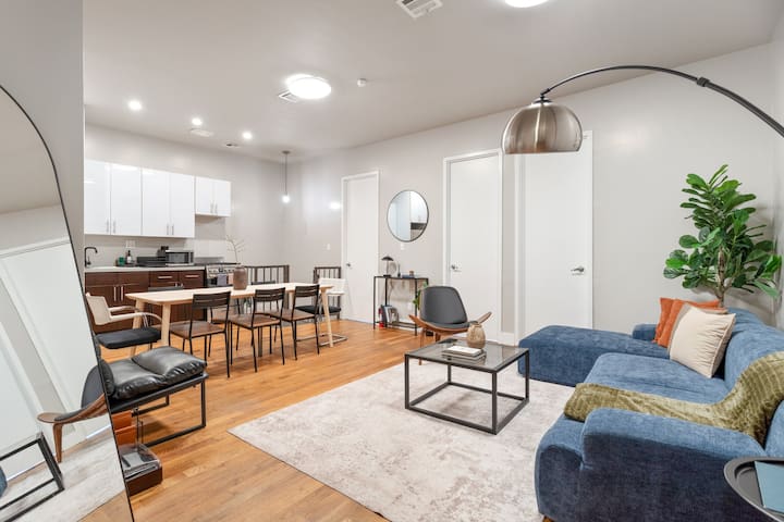 5BD Duplex w/ Private Patio BBQ and Arcade Games