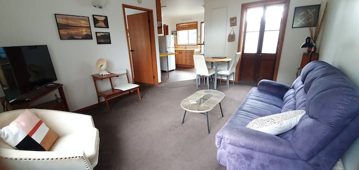 Comfy Unit Close To Beaches - South Coast