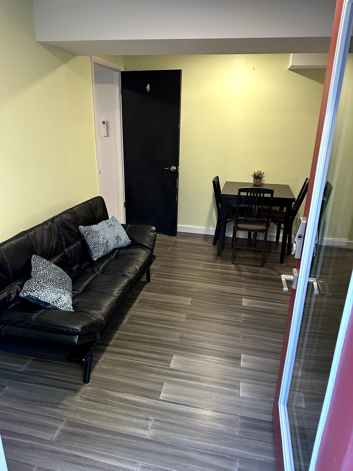 Successful Airbnb property: The Avenue's Nest in Greater Avenues