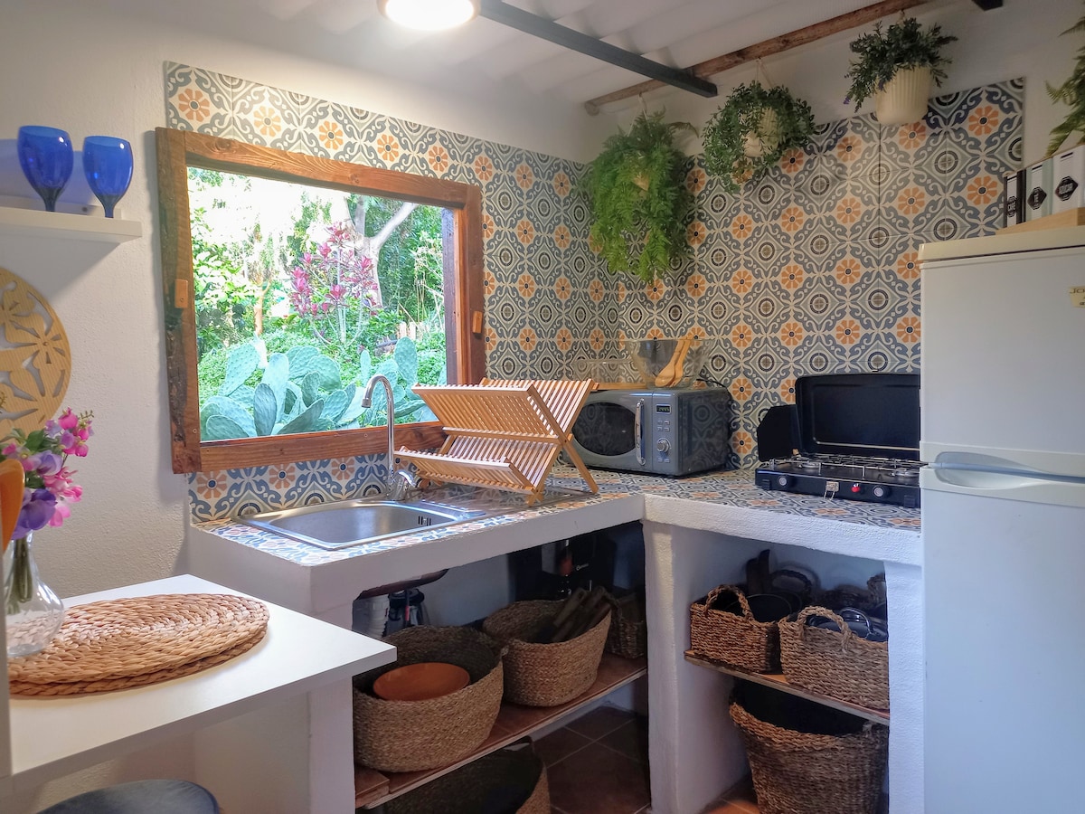 Propiedad de Airbnb exitosa: Cabin surrounded by nature with a pool. en Santa Cruz De Tenerife