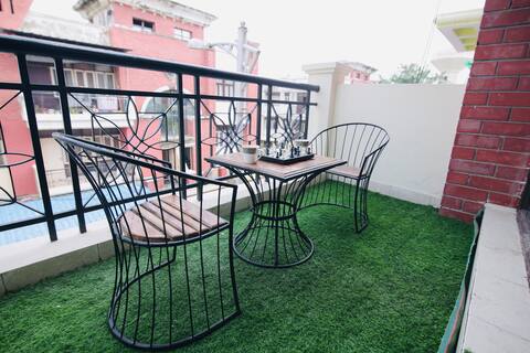 Newly Renovated Flat near Taj Mahal