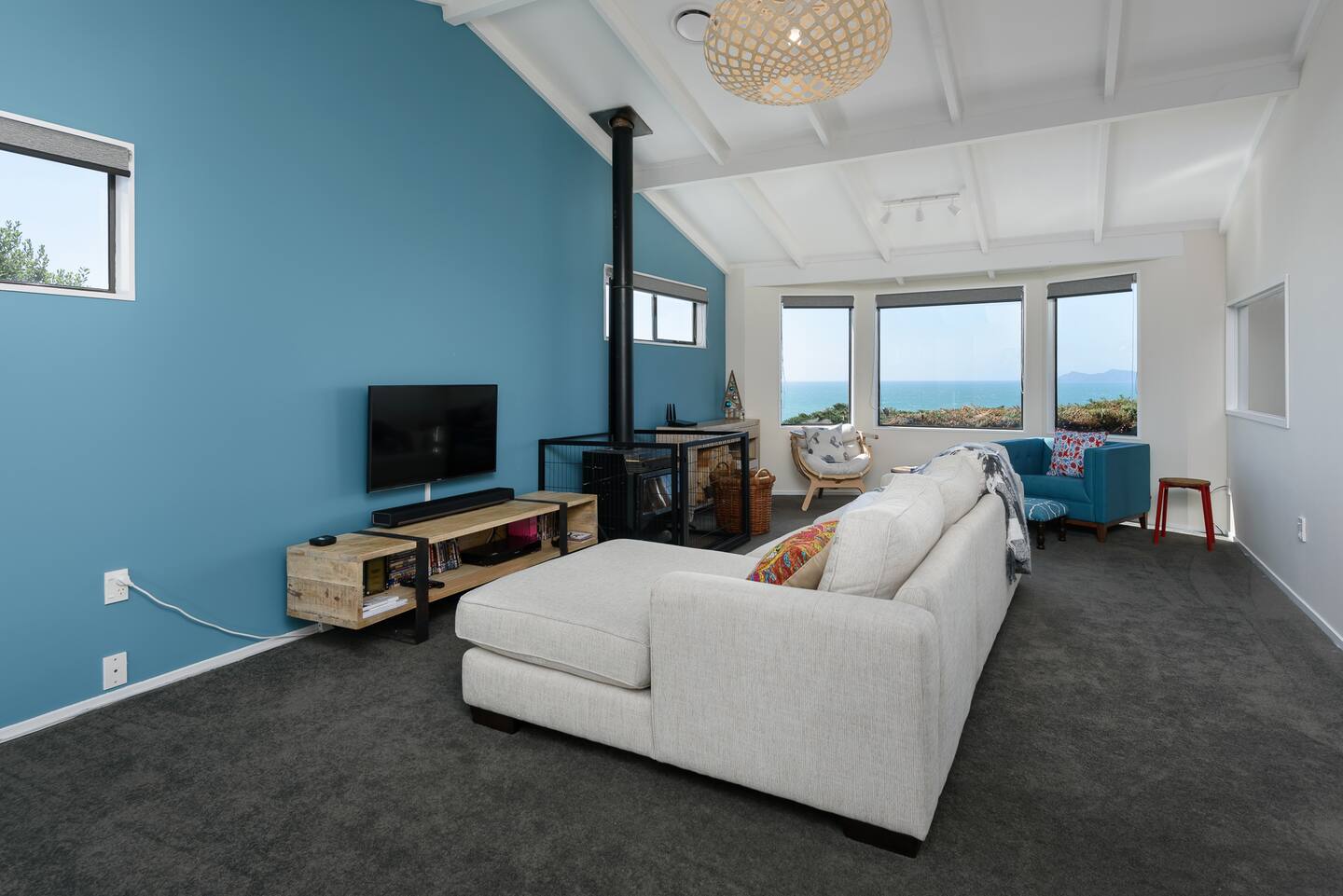 Stunning Sea Views, Pukerua Bay 3