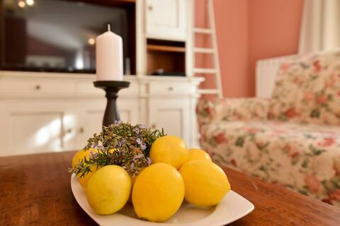 Popular Airbnb listing: VILLA MARINA - VILLAS VILLANIA in Vilanija