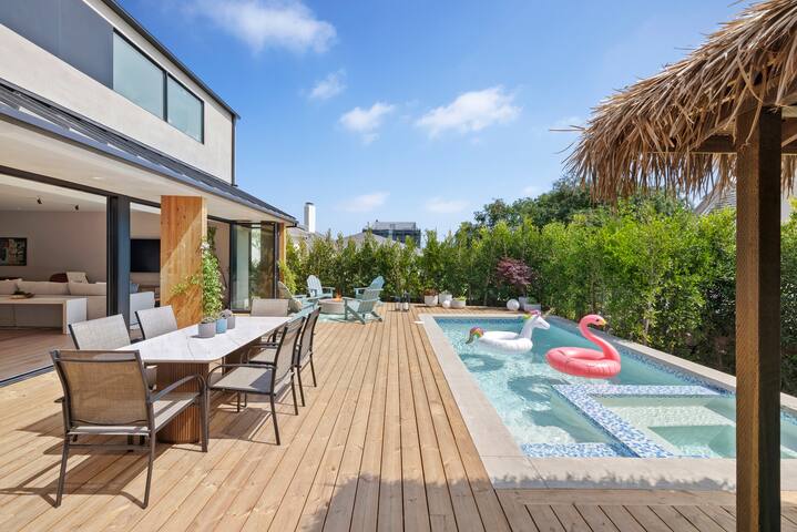 Contemporary Sanctuary; Walk to Sunset Strip gallery image 3