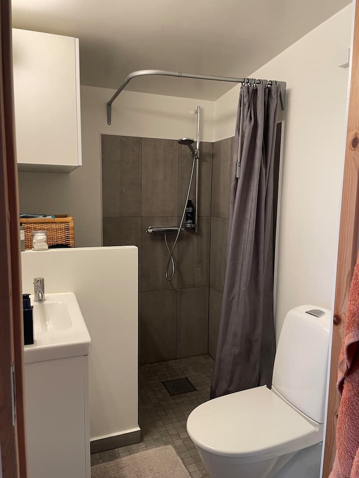 Attefallshus Med Privat Ingång - Vadstena