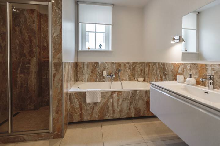 RIGA LUX APARTMENTS – SKOLAS: Two bedroom, balcony gallery image 5