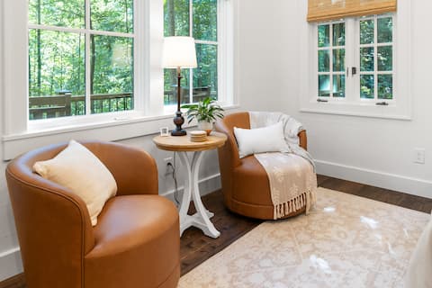 Top performing Airbnb: Treehouse at Keowee Hollow in Seneca