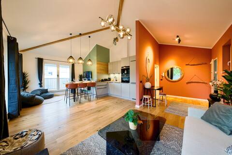 Edler Wohnraum: 2 BR Penthouse A/C BBQ Coffee Park
