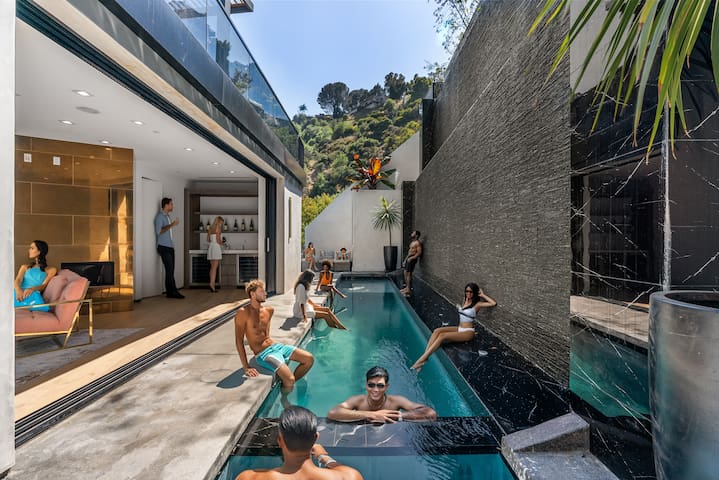 Luxury Hollywood Iconic LA Views gallery image 3