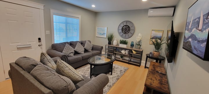 Entire Home 2 Bedrooms, 1 Bath, Parking Garage - Sierra Madre, CA