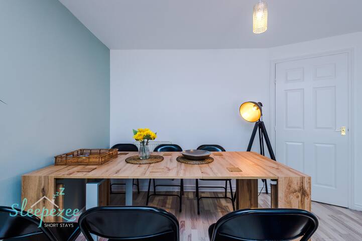 The Caspian/6BR/Sleeps 12/FreeParking/North Mcr/M9 gallery image 5