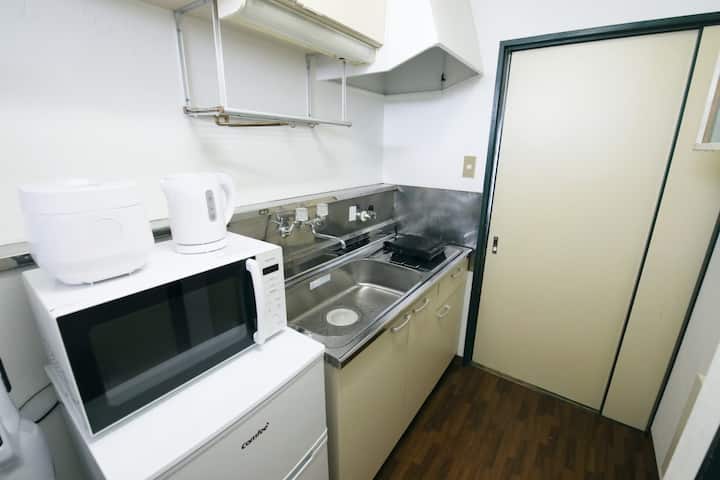 4人まで同一料金/岡山駅から徒歩17分/バス通り飲食店多数/有料駐車場/乾燥機有/wifi1gbps - Okayama