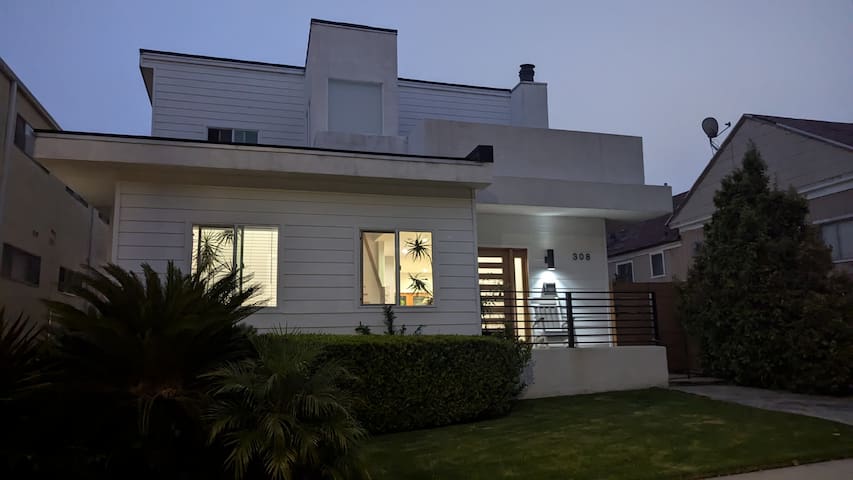 Redondo Beach Paradise – Whole House