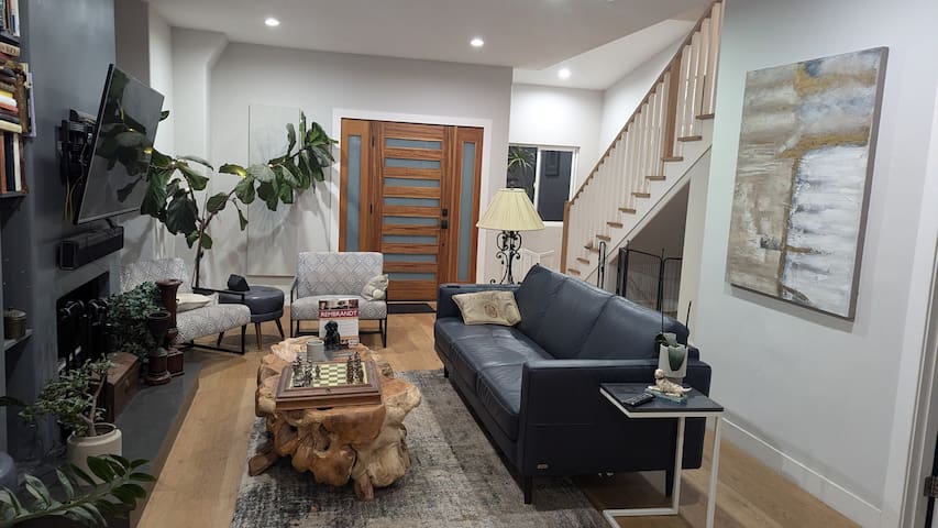 Redondo Beach Paradise – Whole House gallery image 2