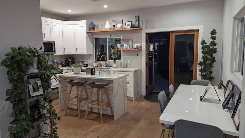 Redondo Beach Paradise – Whole House gallery image 4