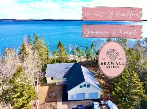 Stunning Beachfront Chalet w/ Gameroom & Firepit