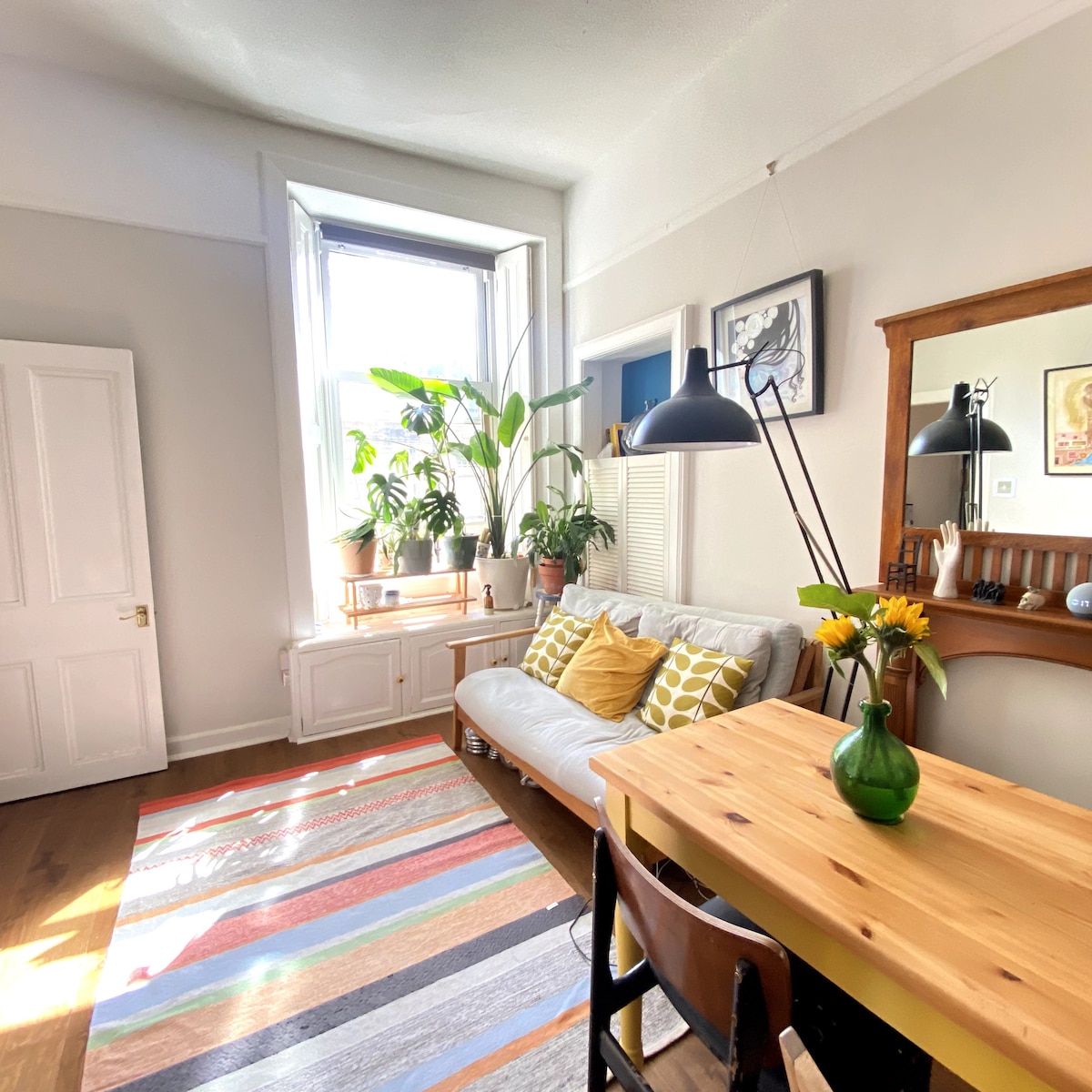 Small double room in Central location - Oxgangs