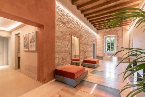 Popular Airbnb listing: Luxury apartment Peschiera (A) in Peschiera Del Garda