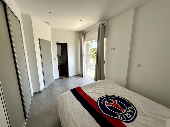 Chambre Et Petit Déjeuner Dans Villa - Agde