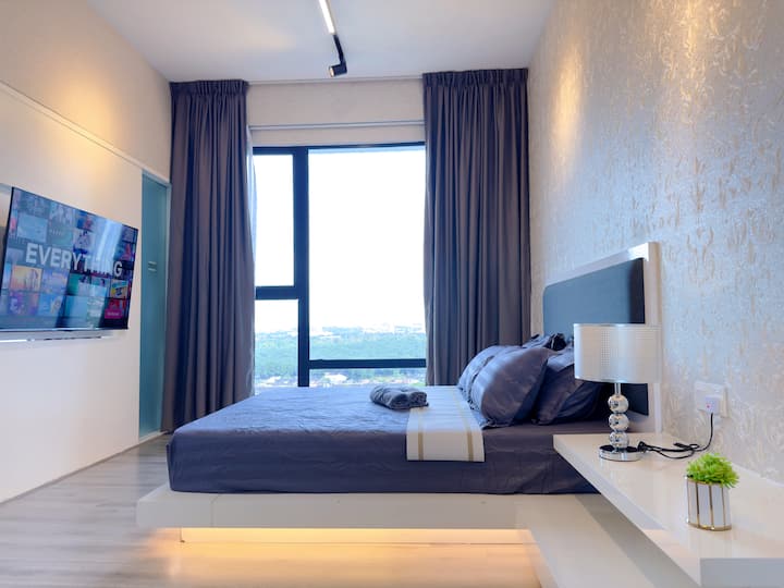 MidValley Southkey Mosaic 5pax SmartTV60inch*MA17s - Flats for