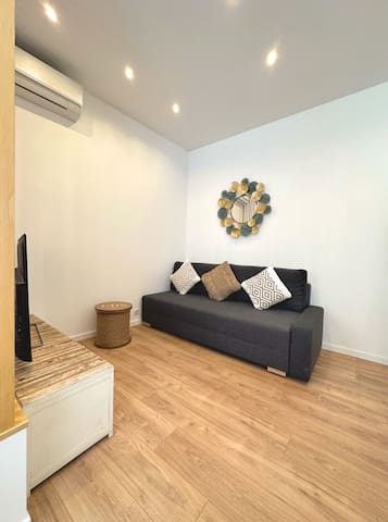 Les Appartements Du Vieux Port managed Airbnb listing 1