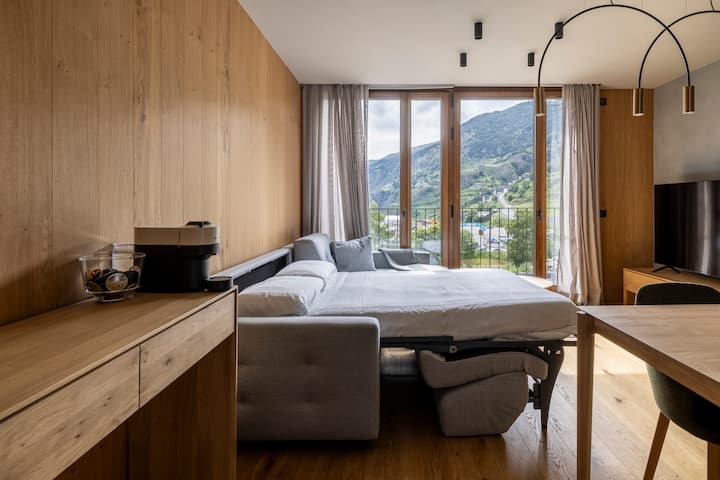 Luxurious Mountain Gem: Walk To Ski~gym~sauna~pool - アンドラ
