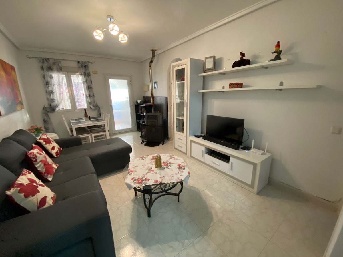 Annonce Airbnb populaire: Cozy Houses by Bex à Rojales