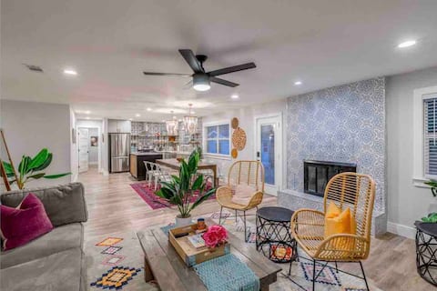 Top performing Airbnb: Trendy South Congress Retreat in Sweetbriar