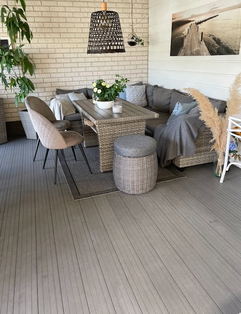 Villa with Pool & Hot Tub.