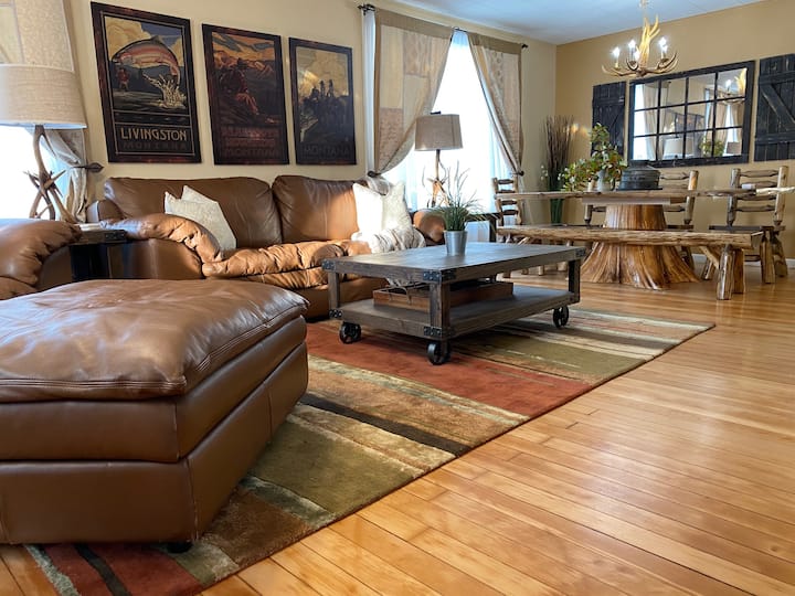 Cozy Livingston Charmer: Sleeps 10 W/hot Tub - Livingston, MT