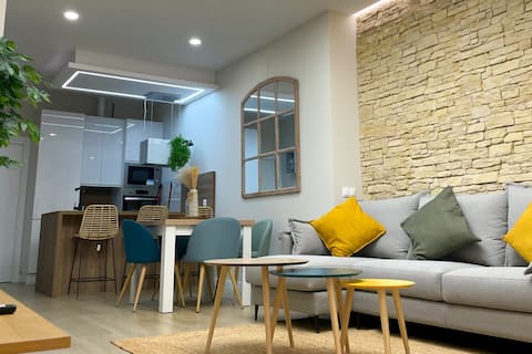 Popular Airbnb listing: Exclusive, Charming Apartment, Well Connected in Madrid