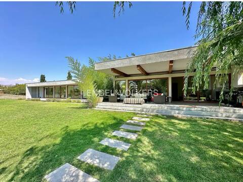 Exclusive House with Pool