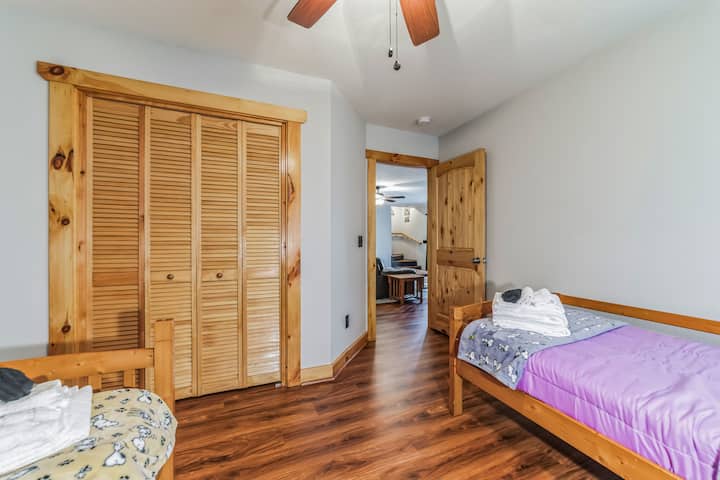 The 3rd bedroom is perfect for the kids with 2 twin beds. 