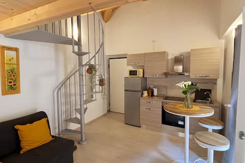 Top Airbnb: at the courtyard 22 apartments・Sunflower・ in Bellagio