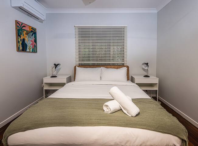 Quiet House in a Green Space gallery image 5