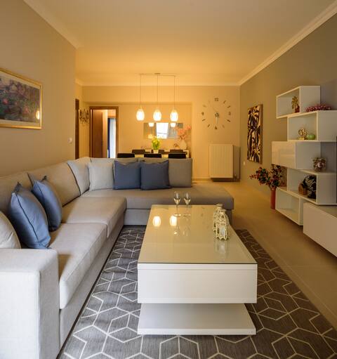 Charming apartment Galatsi for 5