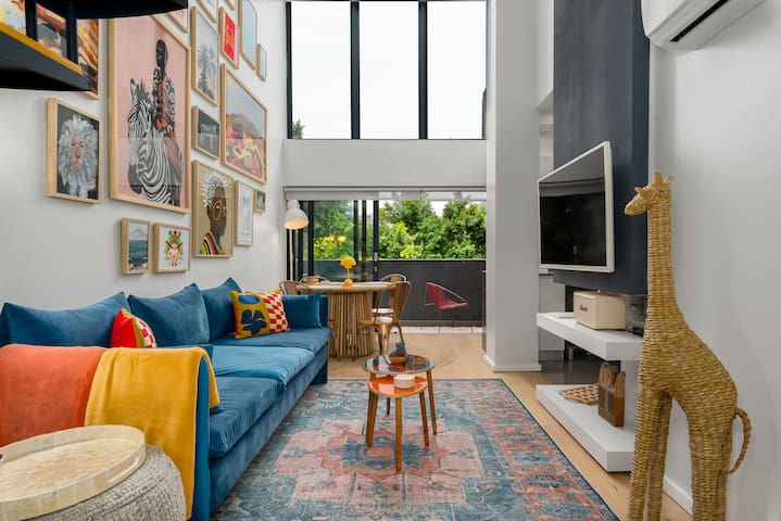 Sea Point Artistic Hideaway: Rooftop Pool | Gym