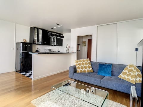 Airbnb performant: 48 m2 apartment in Residence Paris - La Défense à Puteaux